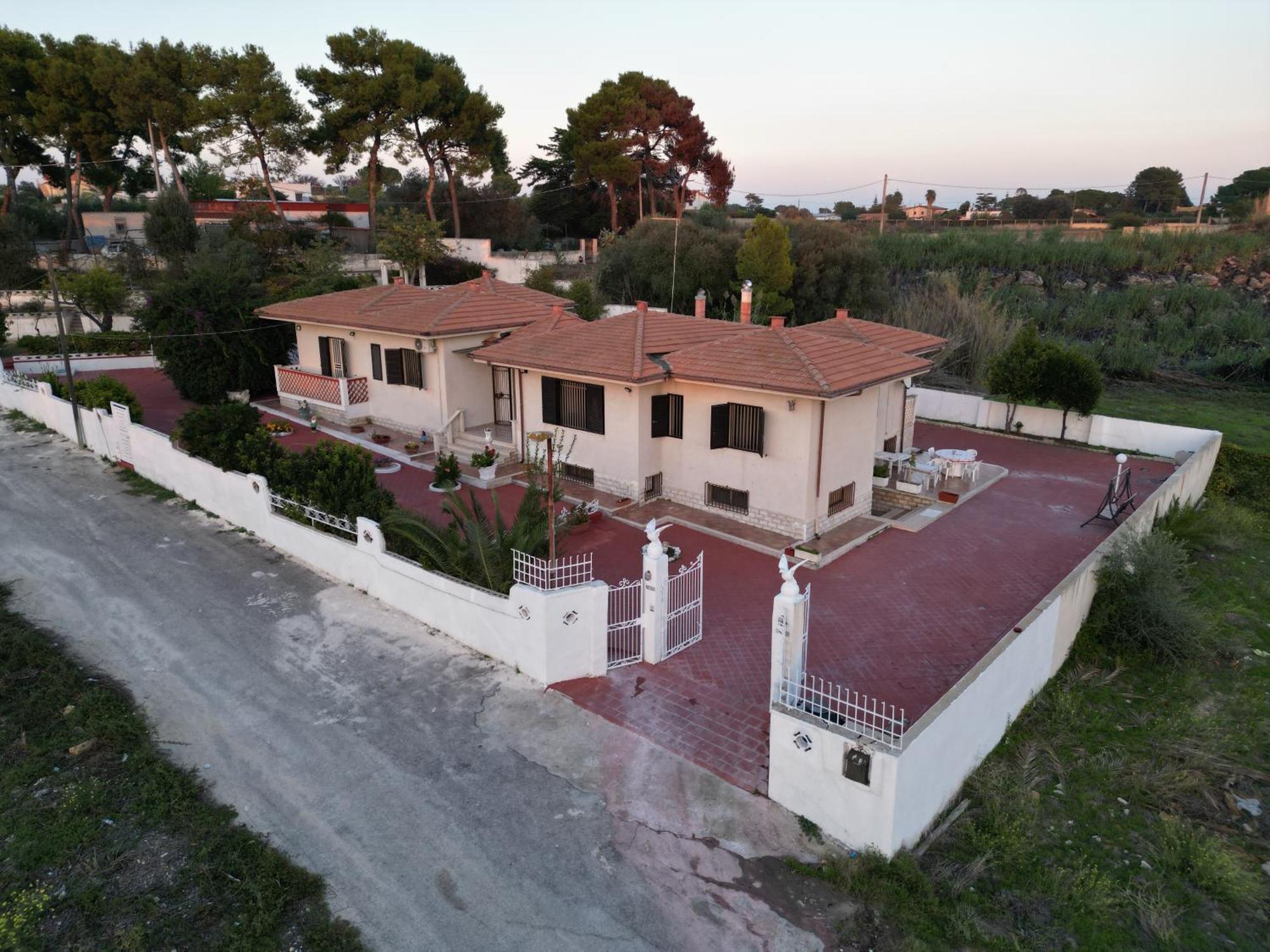 Villa Ada Leporano Exterior foto